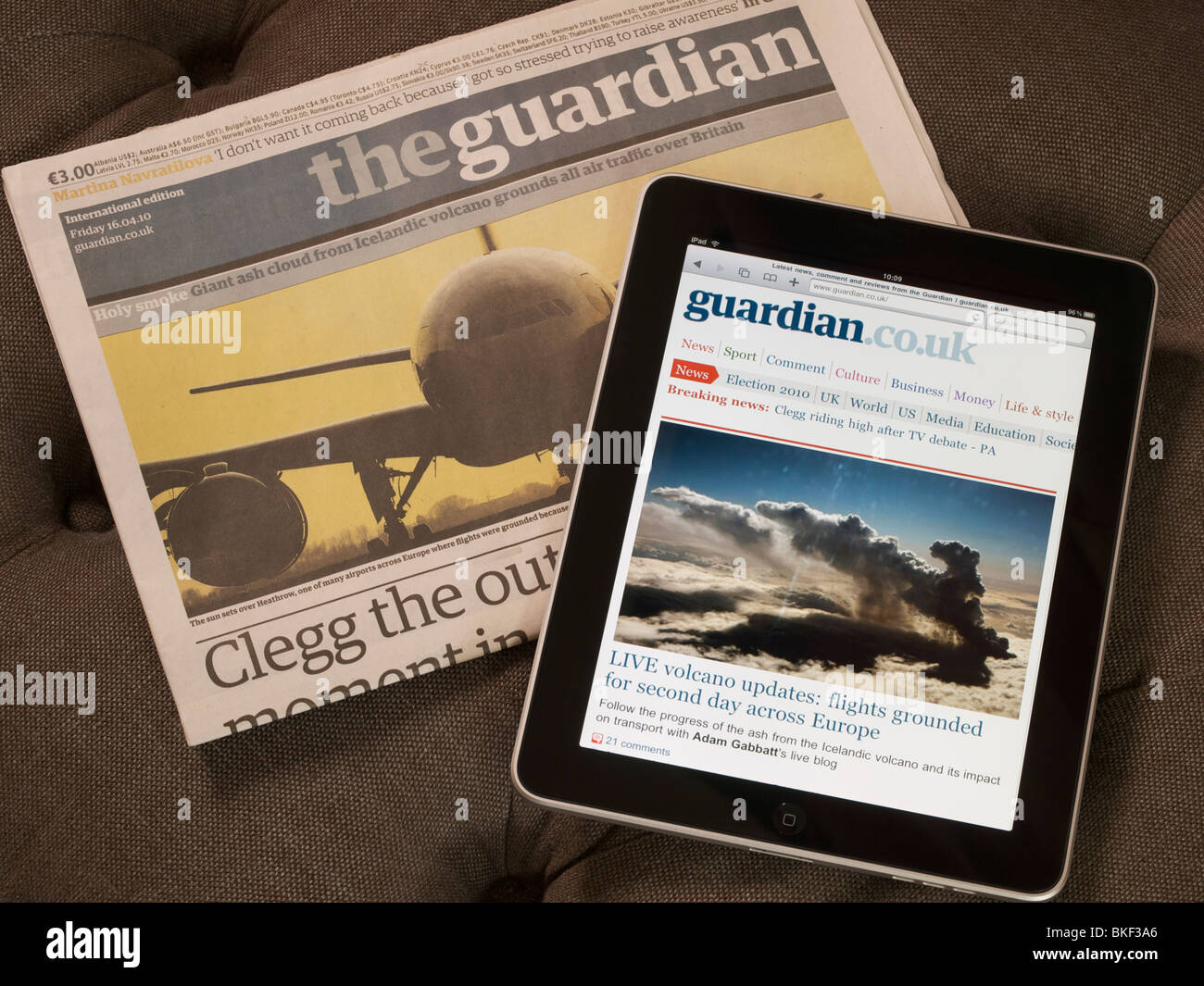 Apple iPad il nuovo modo di leggere le notizie con il quotidiano Guardian Foto Stock