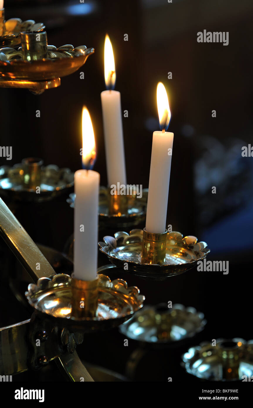 Candele in cappella di San Giovanni Ospedale, Lichfield, Staffordshire, England, Regno Unito Foto Stock