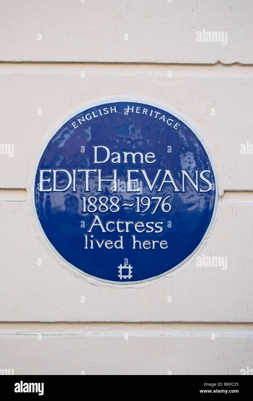 English Heritage targa blu segnando un home di attrice dame edith evans, su Ebury Street a Londra, Inghilterra Foto Stock