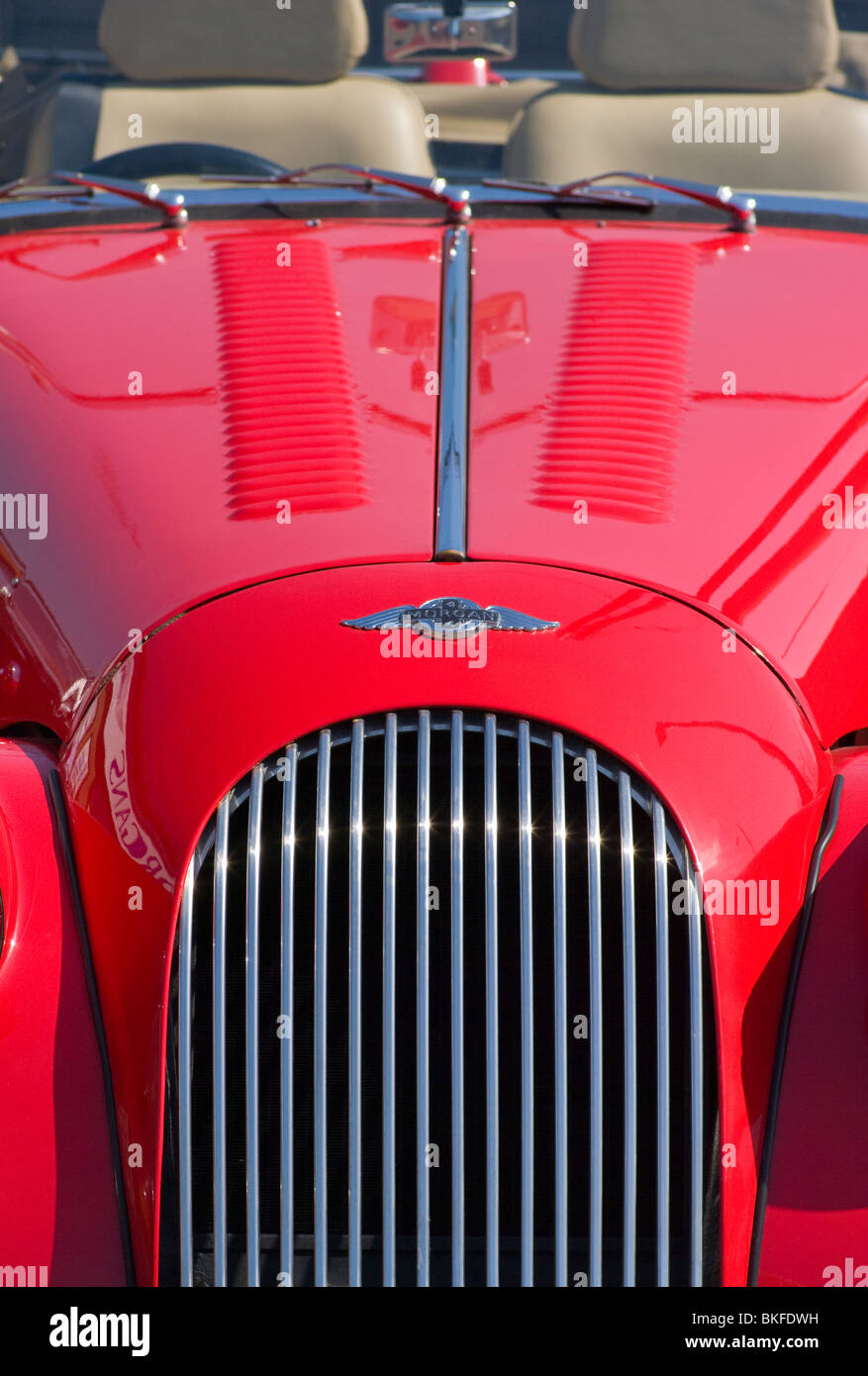 Una Morgan 4 Badge e Grill su una Rossa Morgan auto Foto Stock