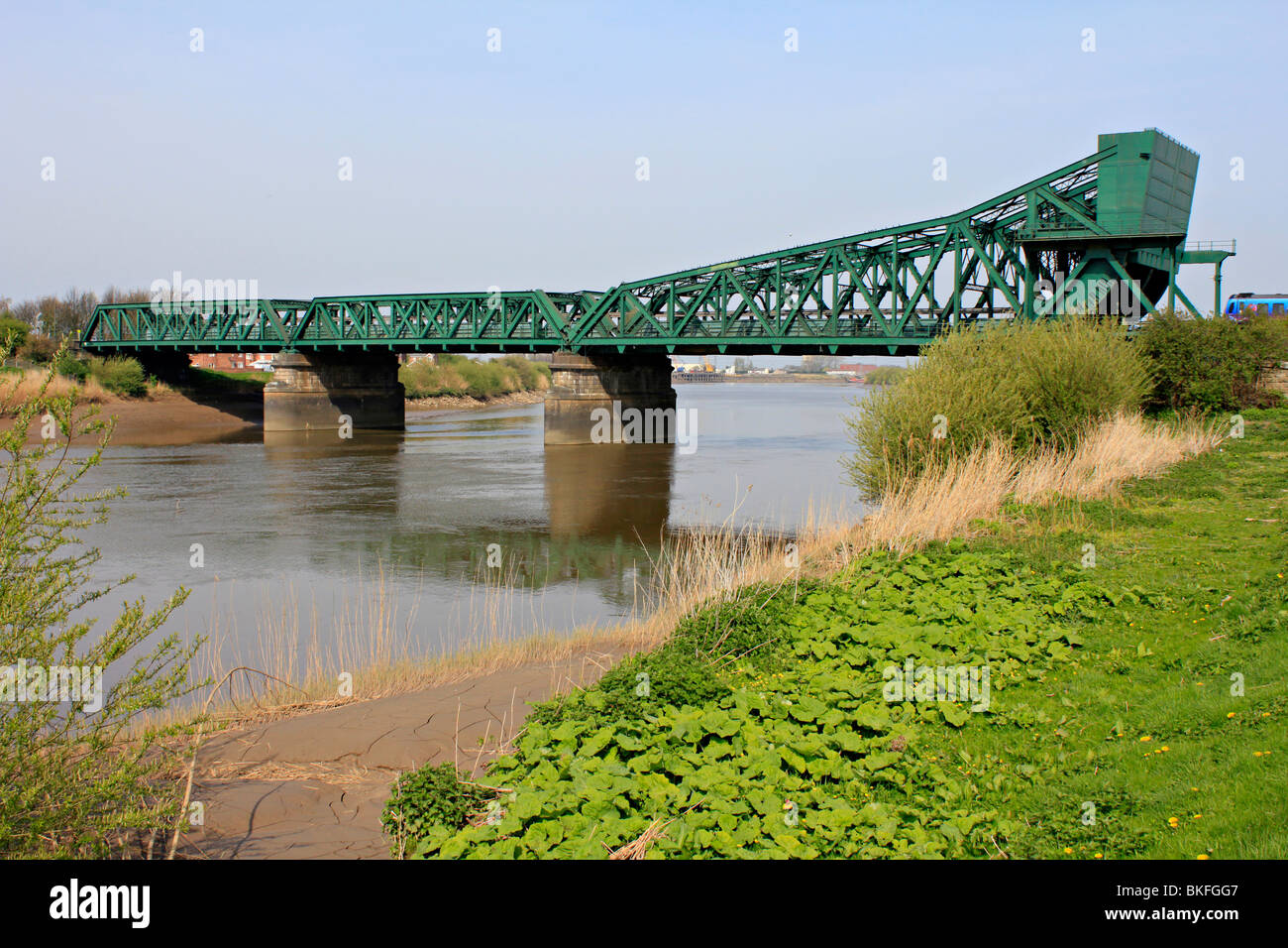 Ponte Keadby, più formalmente conosciuto come il Re Giorgio V, il ponte attraversa il fiume Trento vicino Keadby Lincolnshire Foto Stock