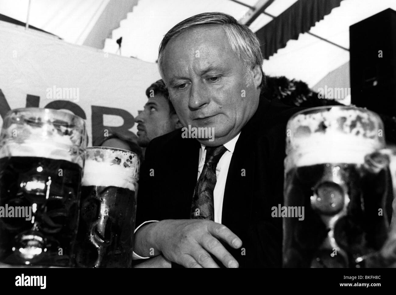 Lafontaine, Oscar, * 16.9.1943, politico tedesco (SPD), a mezza lunghezza, primo ministro della Saarland, oktoberfest, festival della birra di Monaco, 1993, Foto Stock