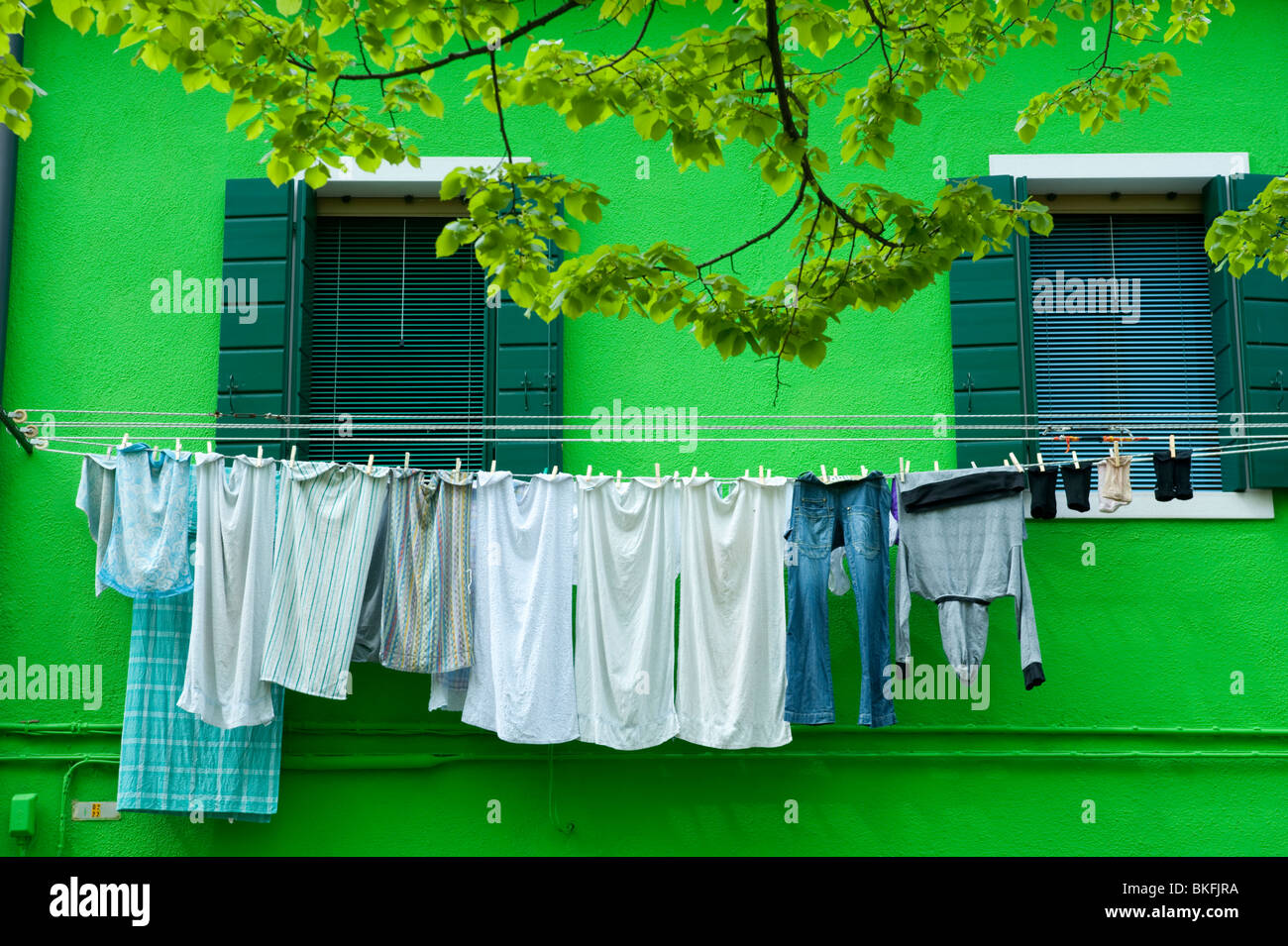 Case colorate nel villaggio di Burano vicino a Venezia in Italia Foto Stock