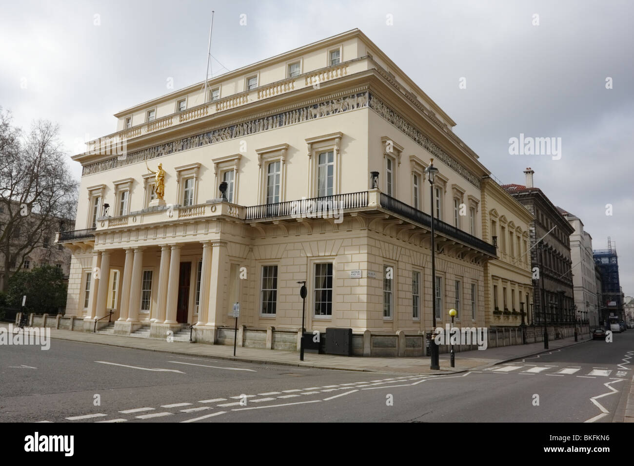 L'Athenaeum Club di Waterloo Place, Londra. Foto Stock