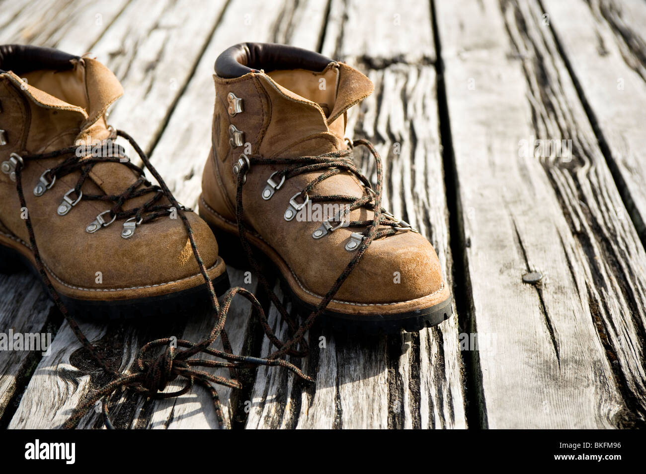 Old fashioned hiking boots immagini e fotografie stock ad alta risoluzione  - Alamy