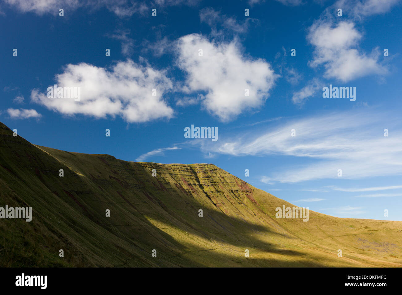 Ripidi versanti del Cribyn in Brecon Beacons montagne, Parco Nazionale di Brecon Beacons, Powys, Wales, Regno Unito. Foto Stock