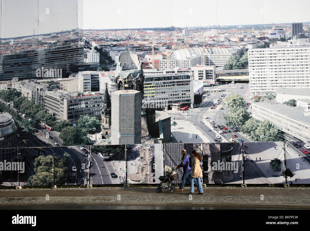 Grandi poster che mostra il centro della città di Berlino, Germania Foto Stock