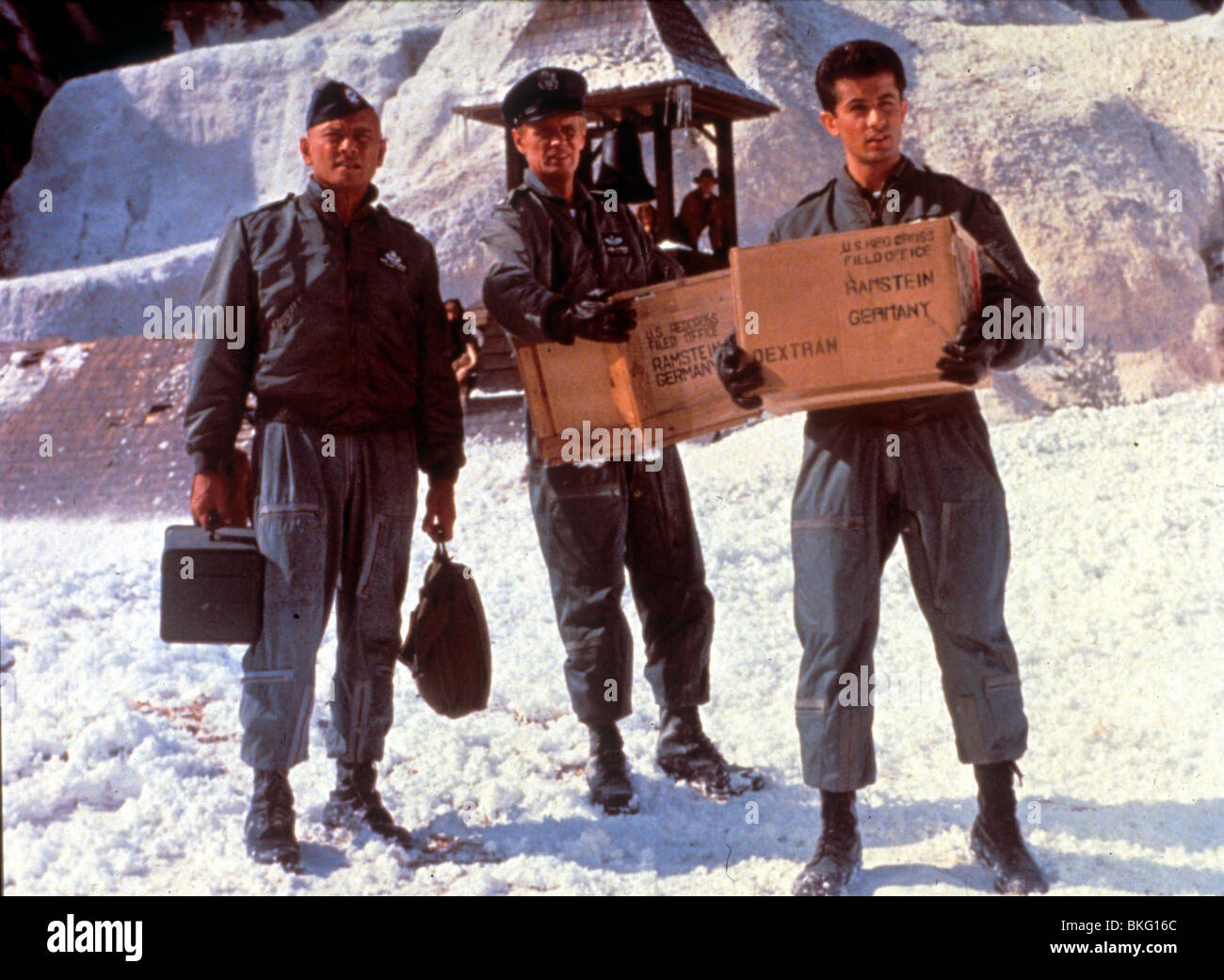 633 Squadrone (1964) Yul Brynner, RICHARD WIDMARK, GEORGE CHAKIRIS SQU 008 Foto Stock