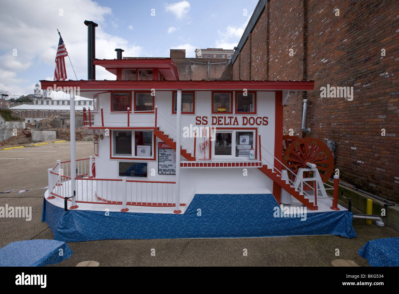 Hot Dog stand in miniatura è paddle wheeler in Vicksburg, Mississippi Foto Stock