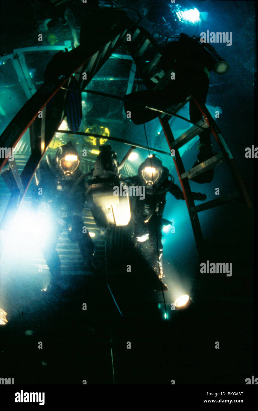 Le riprese di produzione (ALT) ubicazione (ALT) dietro le quinte (ALT) SUL SET (ALT) O/S 'Sfera' (1998) film 267 Foto Stock