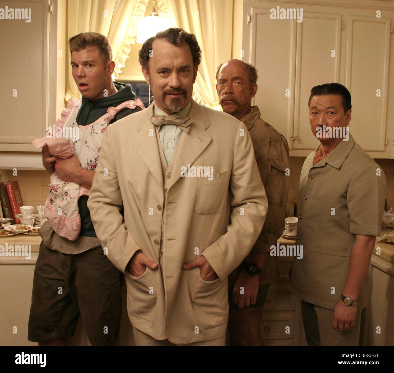 Il LADYKILLERS (2004) RYAN HURST, Tom Hanks, J K SIMMONS, TZI MA LAKI 001-003 Foto Stock