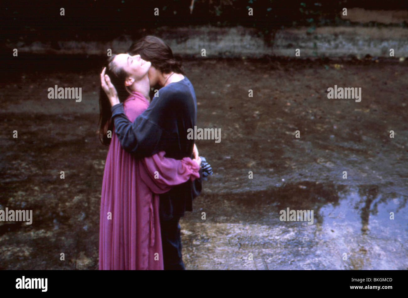 Caricato (1994) CATHERINE MCCORMACK, OLIVER MILBURN carico 010 Foto Stock