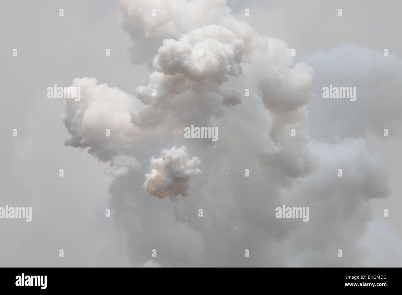 Fire display funziona in collegamento con thrissur pooram,un festival annuale che si tiene ogni anno a thrissur,kerala,famoso per pirotecnica e gli elefanti Foto Stock