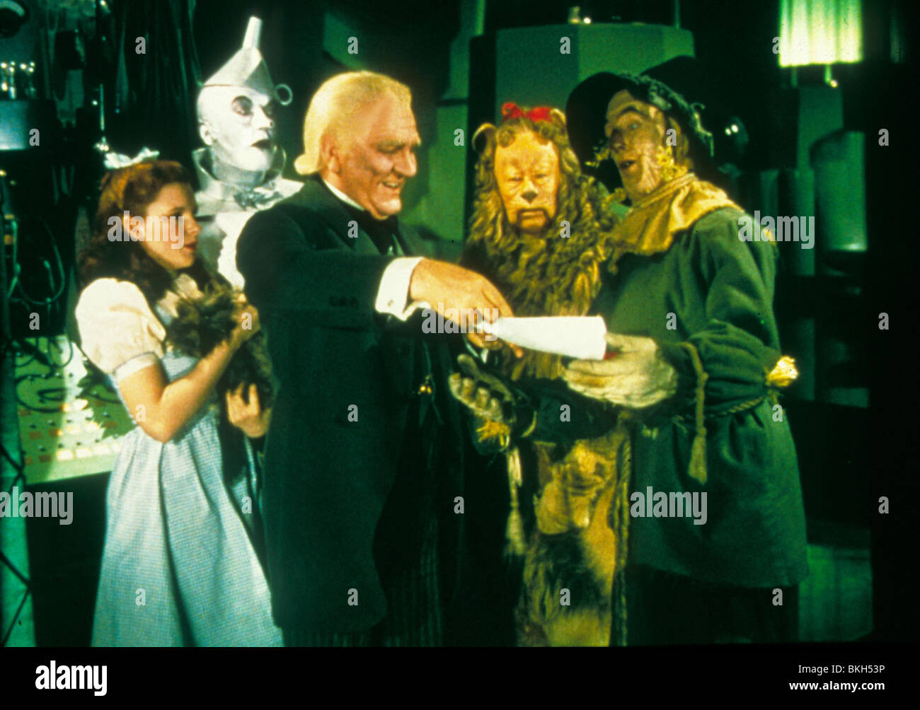 THE Wizard of Oz (1939) Judy Garland, JACK HALEY, FRANK MORGAN, BERT LAHR, RAY BOLGER WOZ 065 Foto Stock