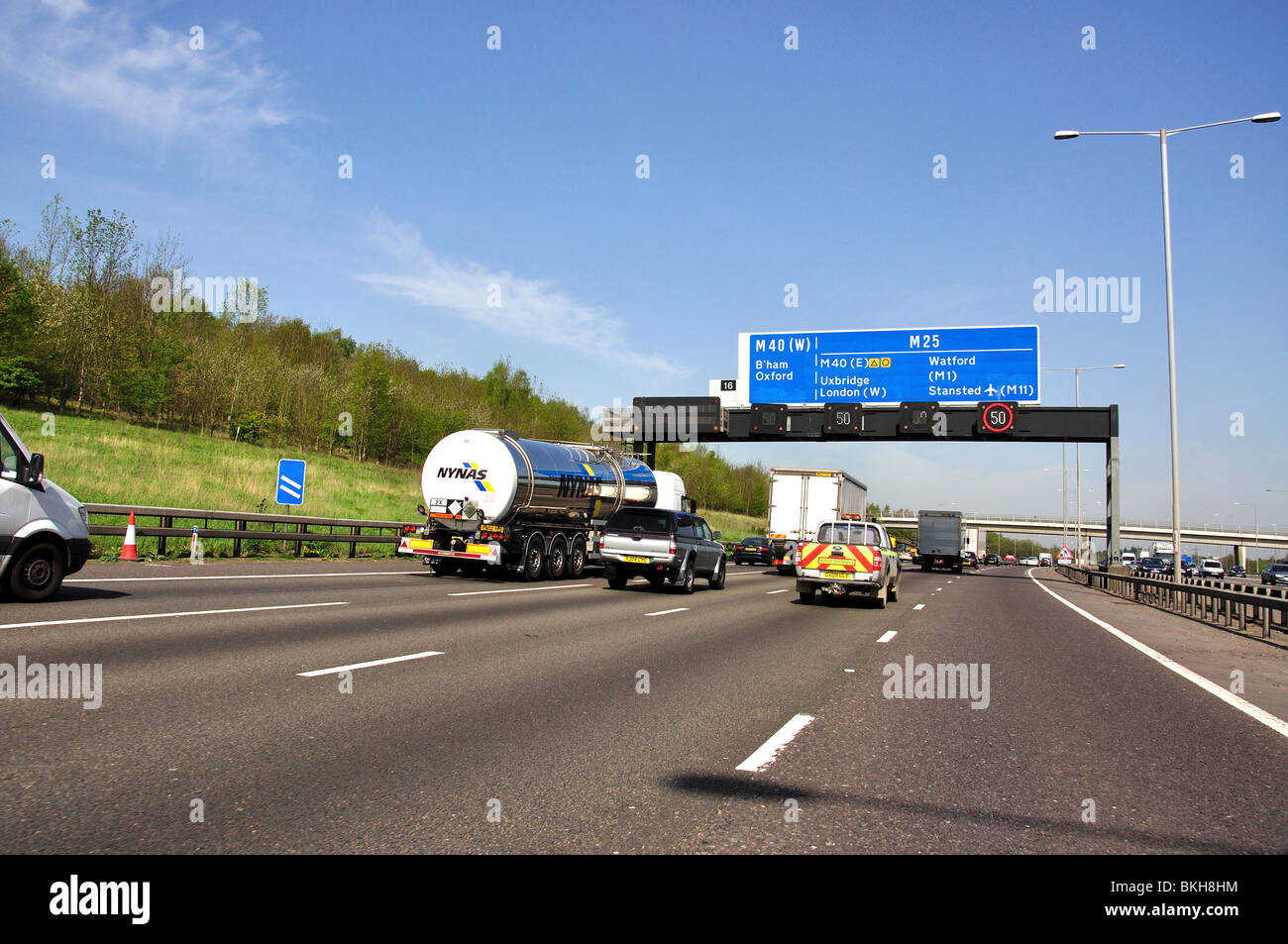 M25 Autostrada alla M40 Junction, Greater London, England, Regno Unito Foto Stock