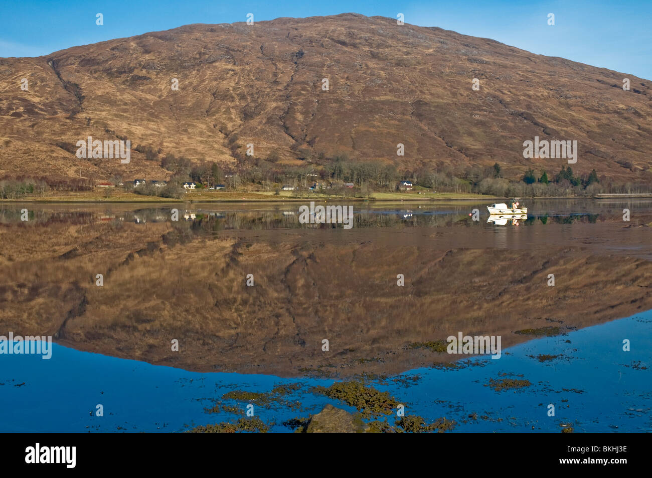 Riflessioni sul Loch Eil nr Fort William Highland Scozia Scotland Foto Stock