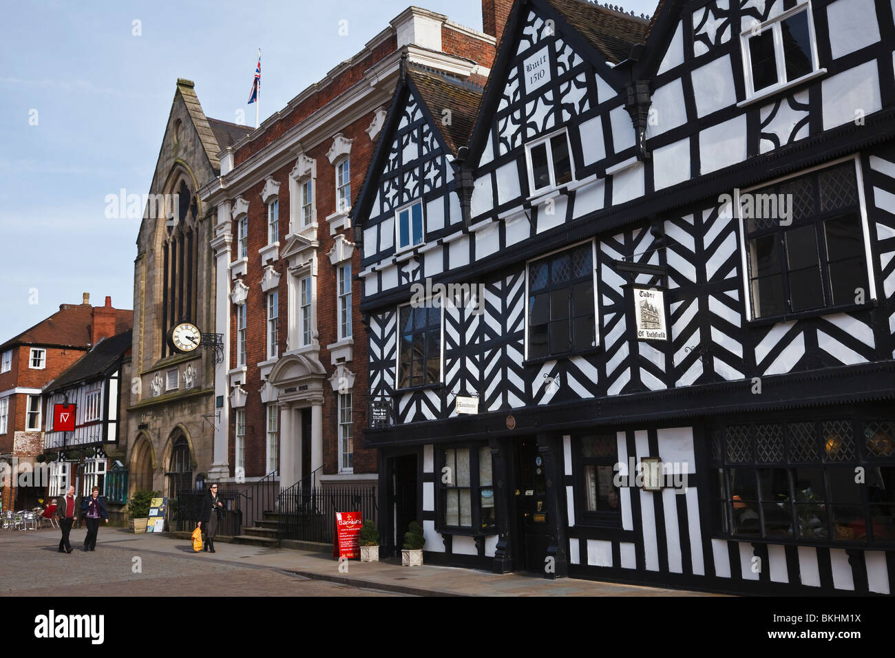 Tre epoche di architettura nel foro Street, Lichfield. Foto Stock