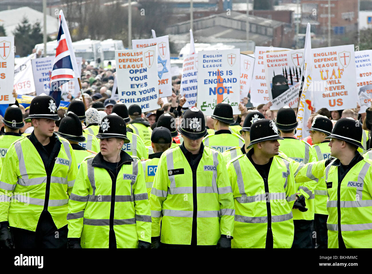 Difesa inglese league ala destra protestare ancora moschea a Dudley marzo 2010 Foto Stock