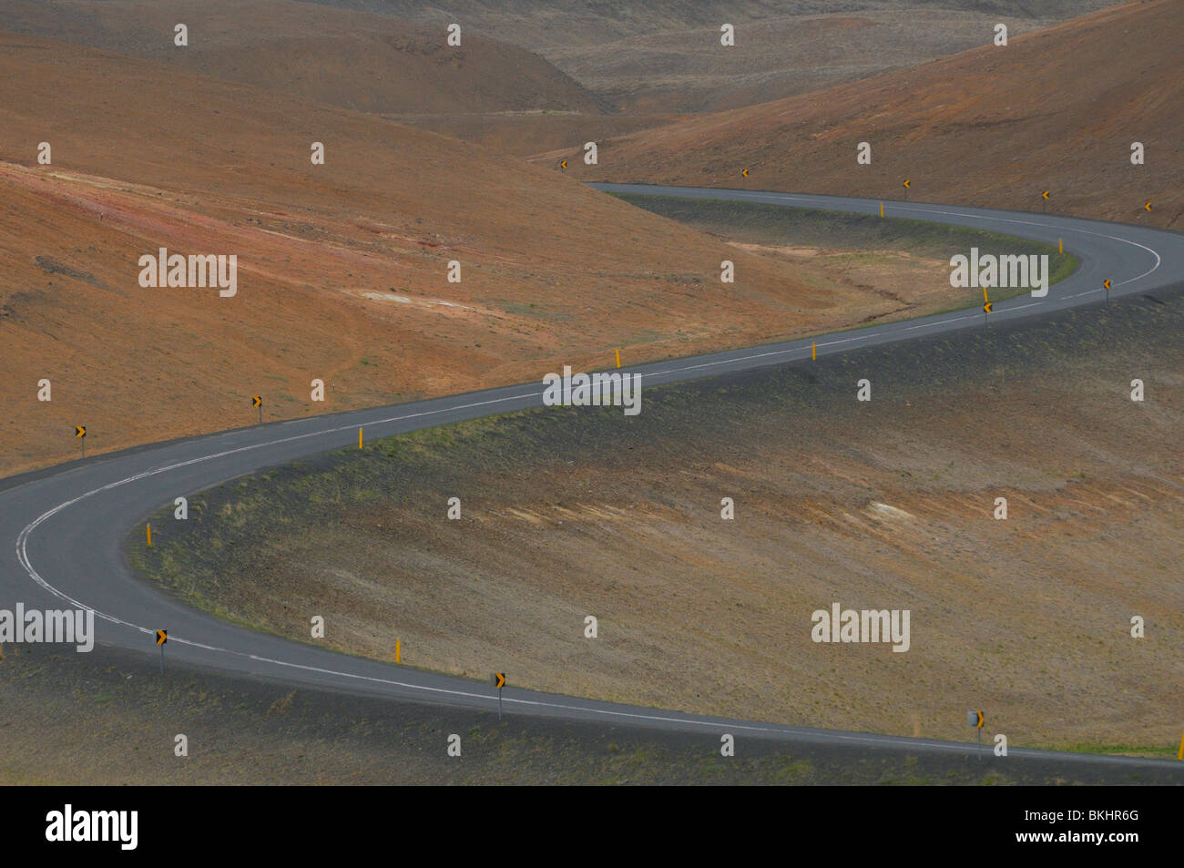 La strada principale per l'Islanda in una vulcanica area attiva Foto Stock