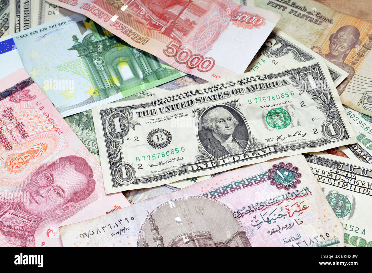 Il denaro del mondo - dollari, euro, russo rubli, Thai baht, lira turca, Egitto libbre Foto Stock