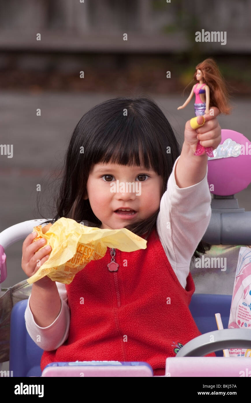 Santa Clara County i supervisori passa la prima ordinanza negli Stati Uniti di vietare i giocattoli in "High-Calorie" fast-food i pasti per i bambini Foto Stock