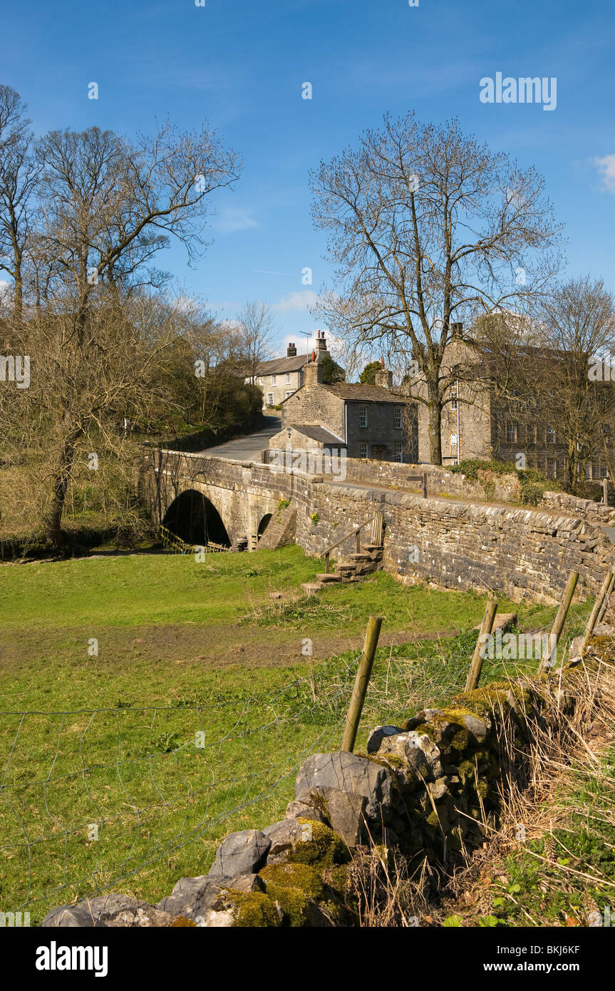 Airton in Craven, Quaker villaggio sul fiume Aire, Yorkshire Dales, Inghilterra Foto Stock