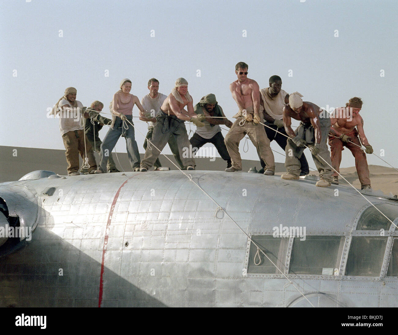 Volo di PHOENIX (2004) JACOB Vargas, Giovanni Ribisi, MIRANDA OTTO, Hugh Laurie, SCOTT MICHAEL CAMPBELL, KEVORK MALIKYAN, Foto Stock