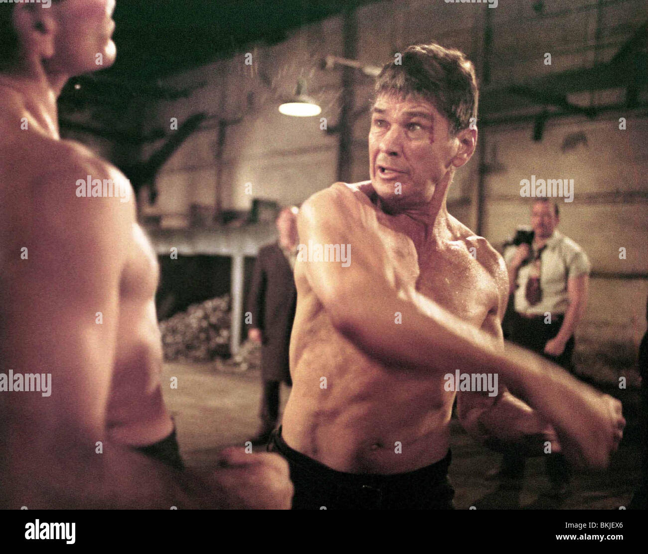 HARD TIMES (1975) STREETFIGHTER (ALT) Charles Bronson HRT 001-01 Foto Stock