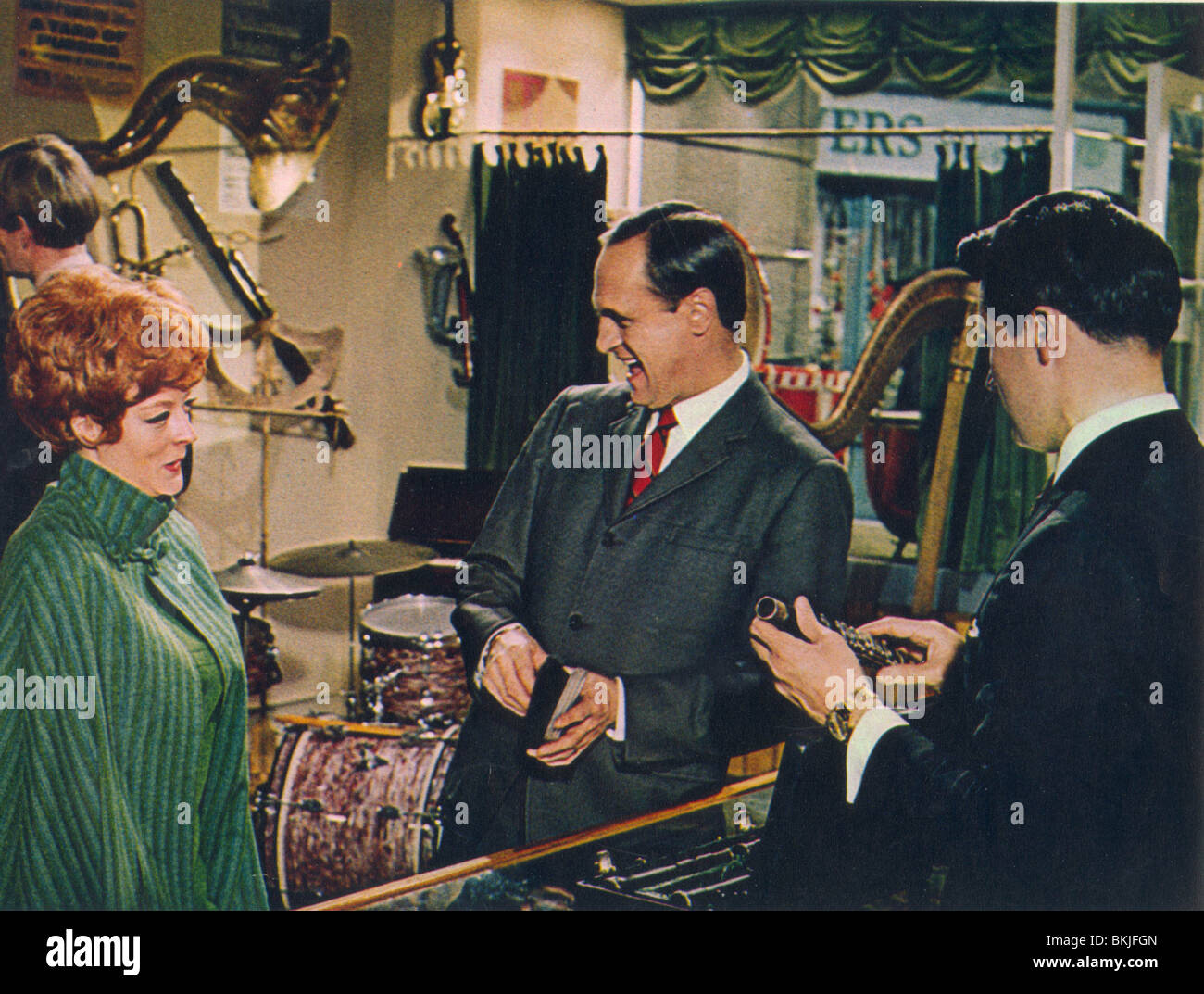 HOT milioni (1968) MAGGIE SMITH, BOB NEWHART HTML 004FOH Foto Stock