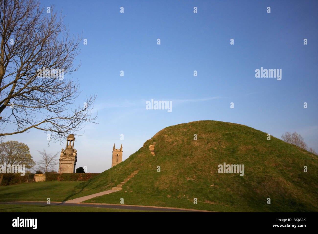 Dundonald fossato o motte man made tumulo artificiale per un fort contea di Down Irlanda del Nord Regno Unito Foto Stock