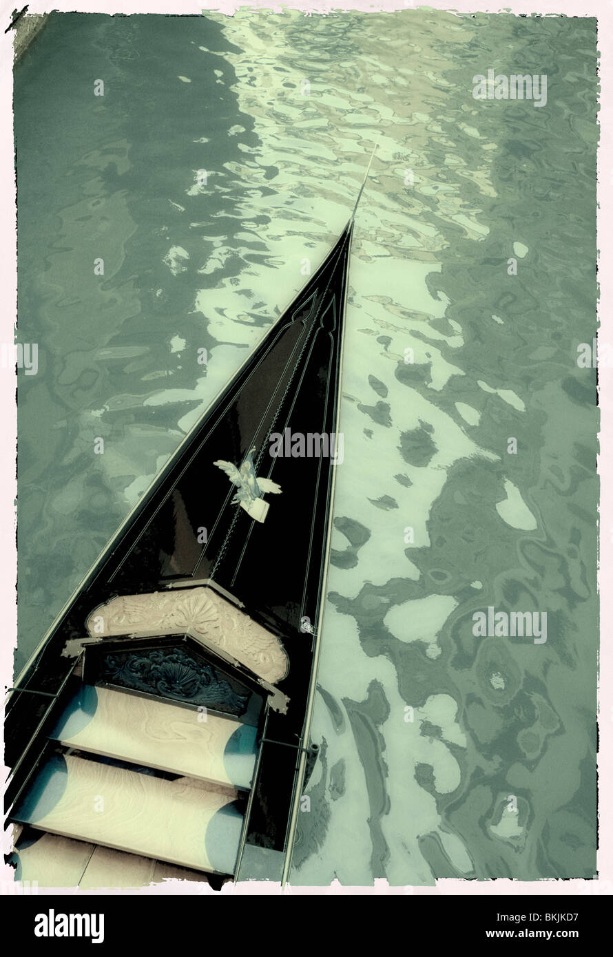 Tonica immagine della gondola sul Canal a Venezia Italia Foto Stock