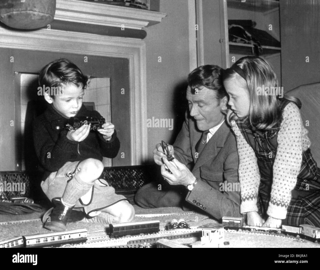 JOHN MILLS RITRATTO Foto Stock