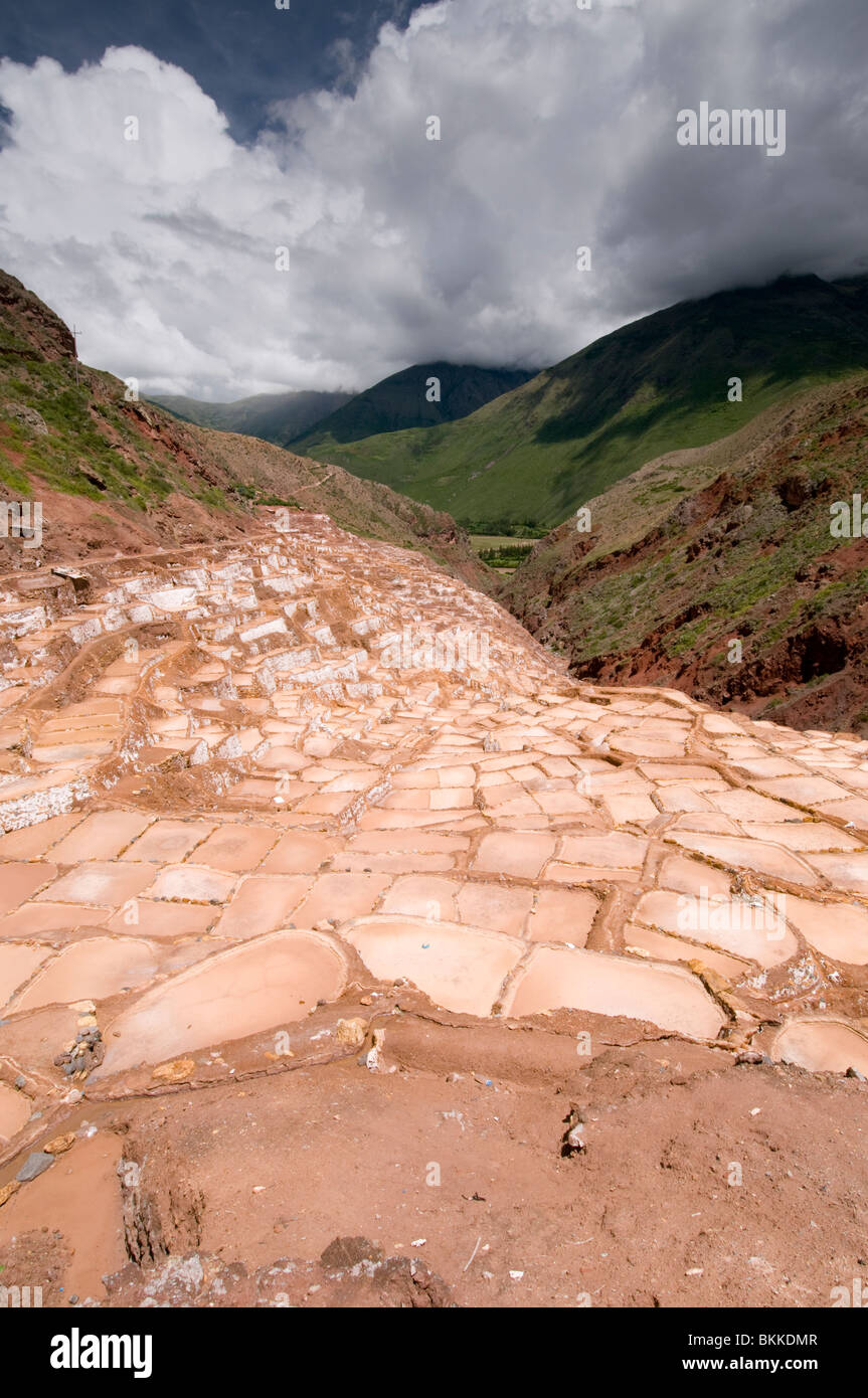 Il Salineras de Maras Inca saline, Perù Foto Stock