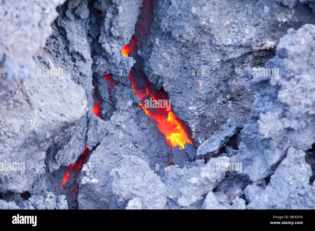 Dettaglio della lava incandescente flusso dall'Islanda 2010 eruzione vulcanica del vulcano Eyjafjalla Foto Stock
