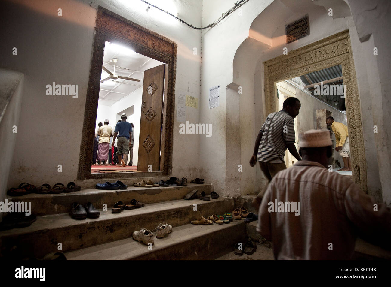 La moschea di notte - Stonetown, Zanzibar, Tanzania. Foto Stock