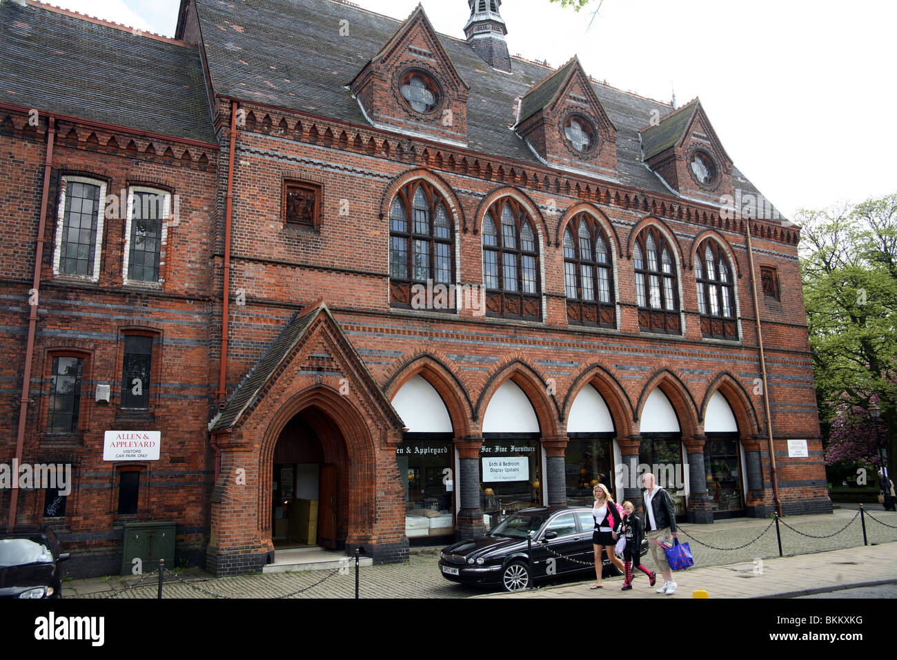 Gli antichi negozi nella città di Knutsford CHESHIRE REGNO UNITO Foto Stock