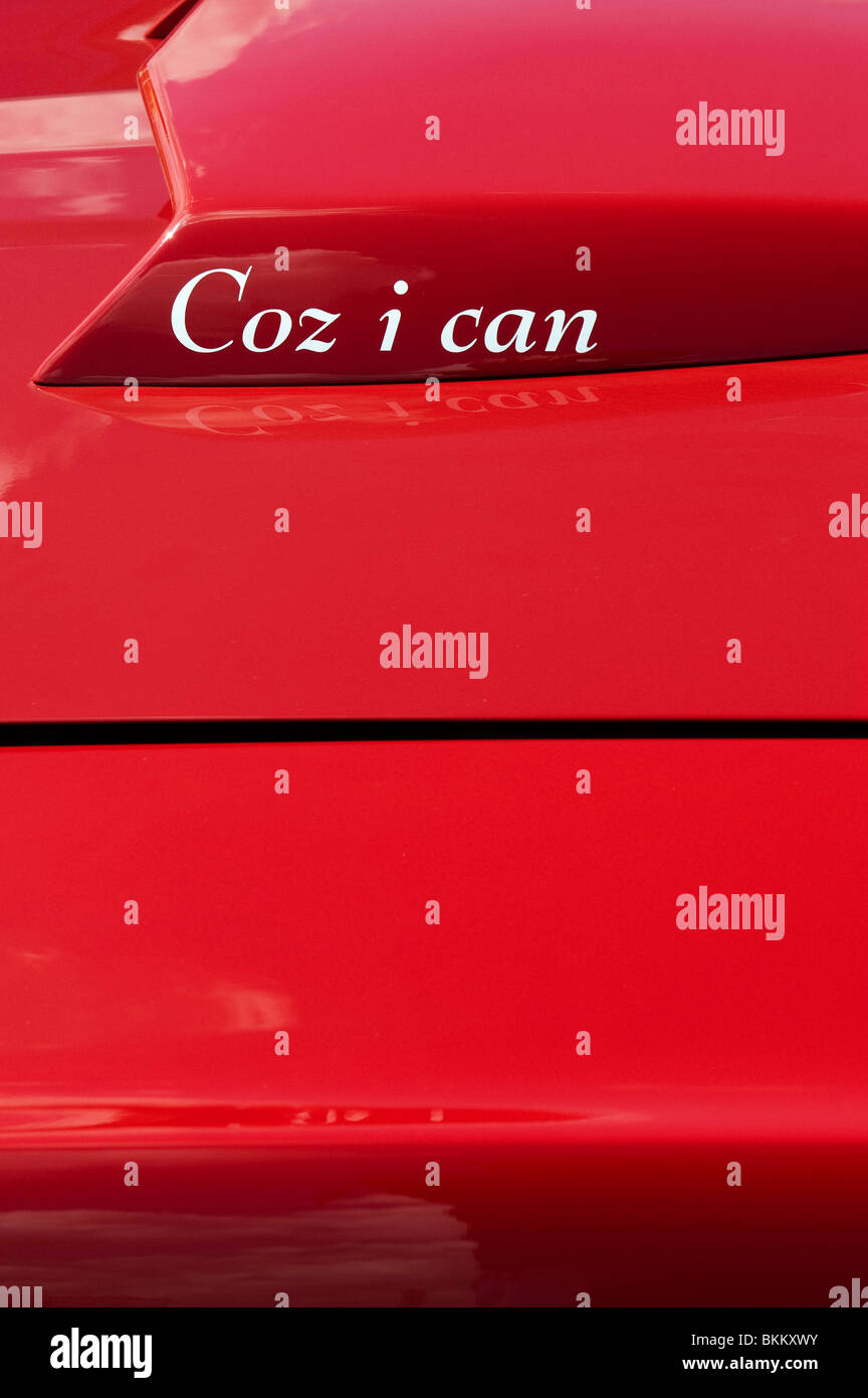 Ford Mustang trascinare vettura chiamata 'coz posso', a Santa Pod Raceway Inghilterra. Abstract Foto Stock