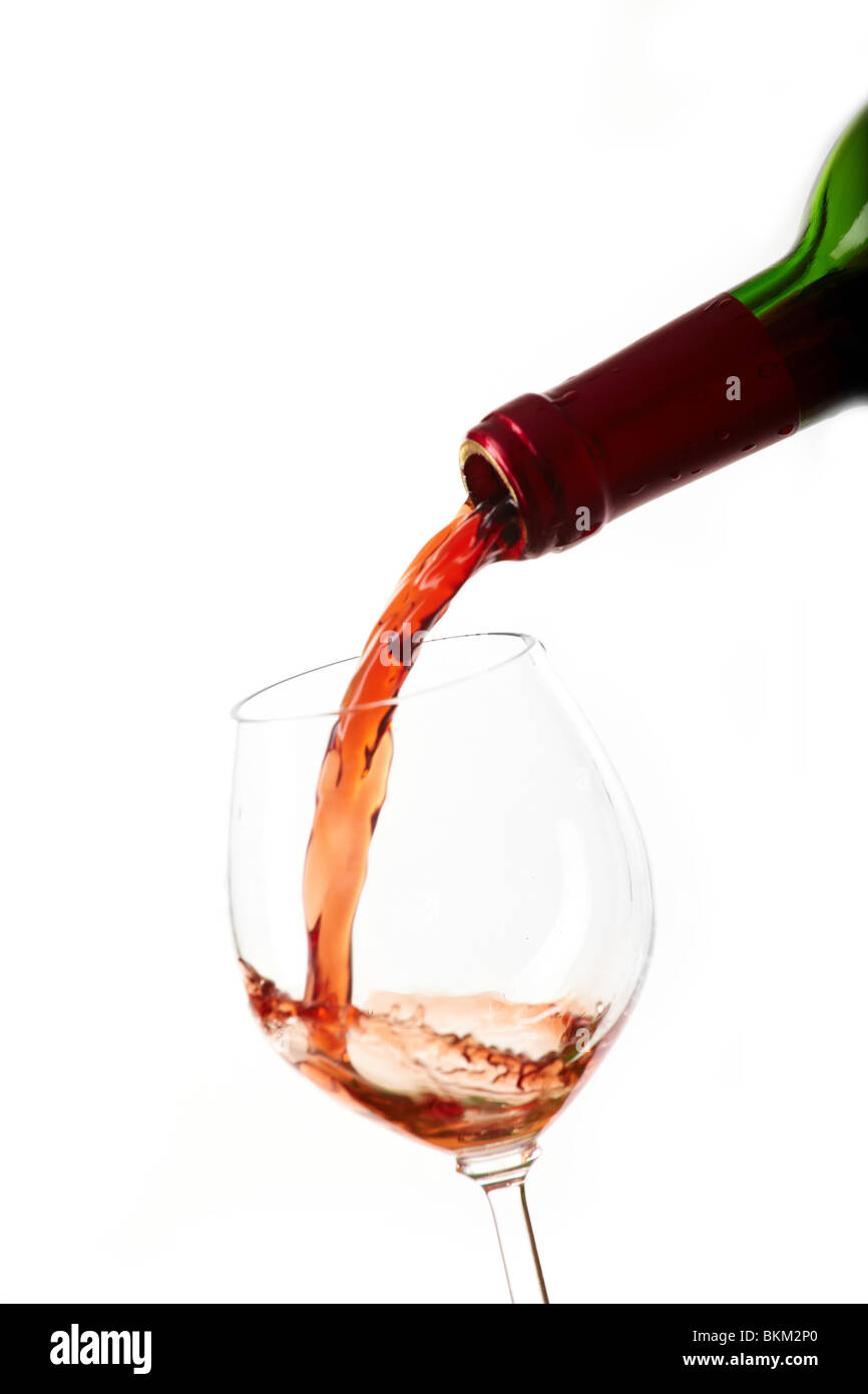 Vino rosso riempire un bicchiere, bere Foto Stock