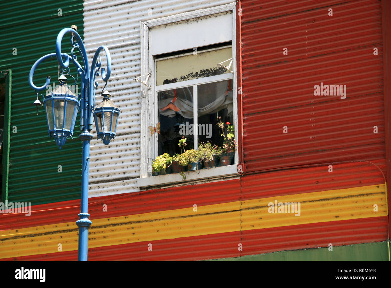 Una parete colorata in Caminito, La Boca, Buenos Aires Foto Stock