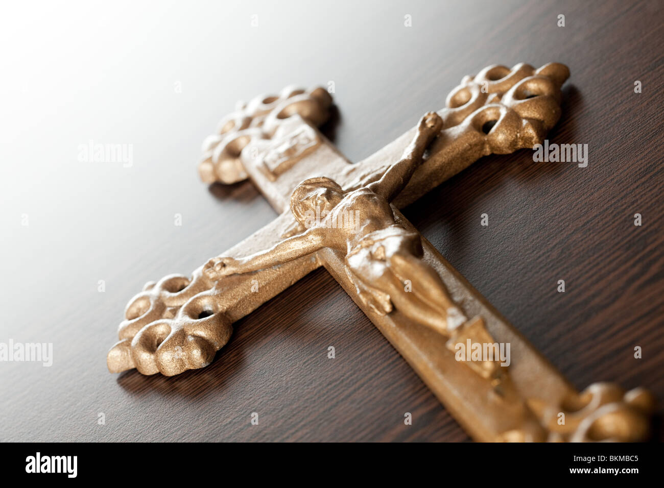 Gesù crocifisso sulla croce immagini e fotografie stock ad alta
