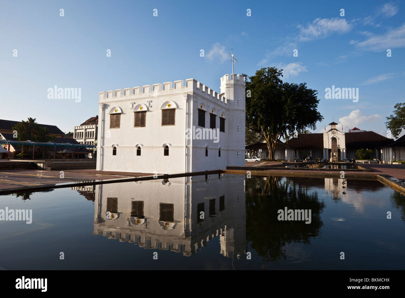 La torre quadrata, costruita come una fortezza nel 1879, sul Fiume Sarawak. Kuching, Sarawak, Borneo Malese. Foto Stock