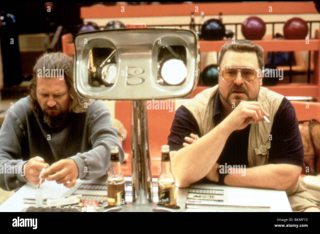 Il grande Lebowski (1998) Jeff Bridges, John Goodman BLKI 039 Foto Stock