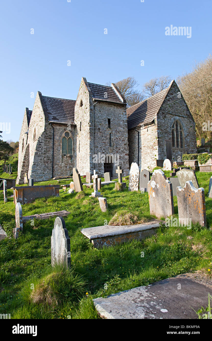 St Ismaele chiesa parrocchiale e il cimitero Wales UK Foto Stock