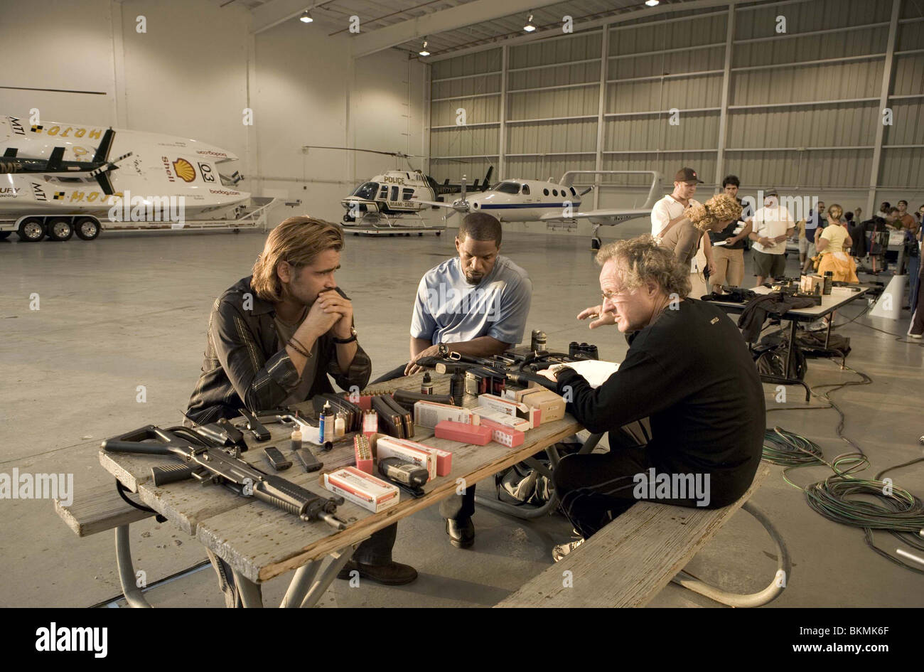 Sul set (ALT) riprese (ALT) dietro le quinte (ALT) O/S 'Miami VICE" (2006) con Colin Farrell e Jamie Foxx, Michael Mann (DIR) Foto Stock