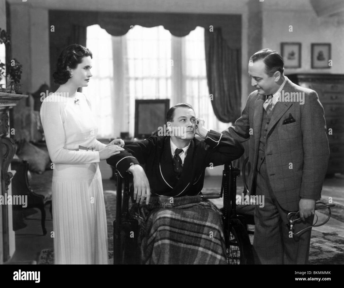 Ragazza nel NEWS (1940) MARGARETTA SCOTT, ROGER LIVESEY, Basil Radford, Carol Reed (DIR) GNW 003P Foto Stock