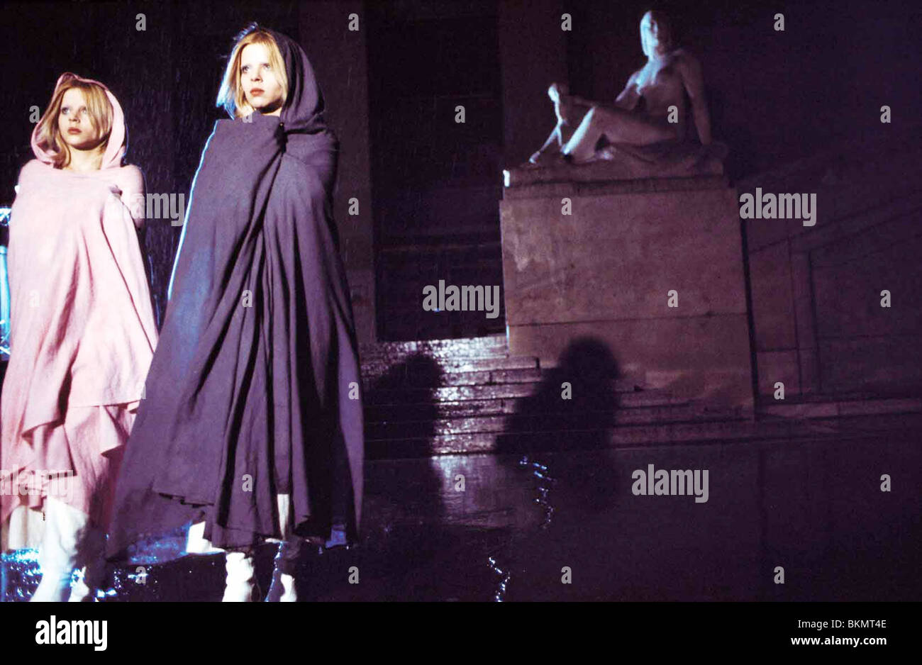 Labbra di sangue (1975) LEVRES DE SANG (ALT) CATHERINE CASTEL MARIE-PIERRE CASTEL LBLO 001-03 Foto Stock