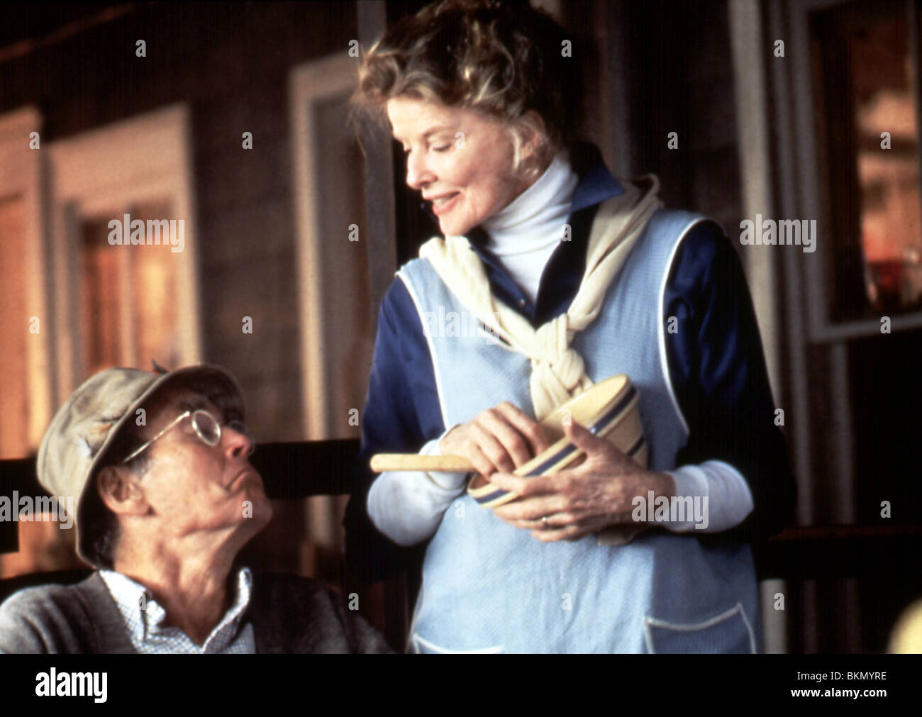 Sul GOLDEN POND (1981) Henry Fonda, Katharine Hepburn OGP 010 L ITC SOLO DEGLI ELENCHI Foto Stock