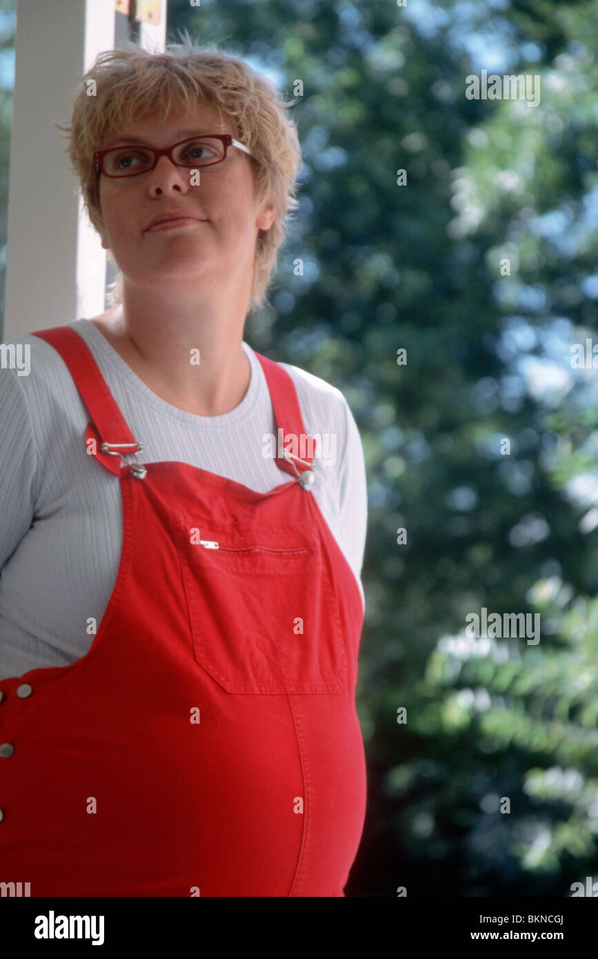 Stufi della donna incinta, gravidanza terzo trimestre Foto stock - Alamy