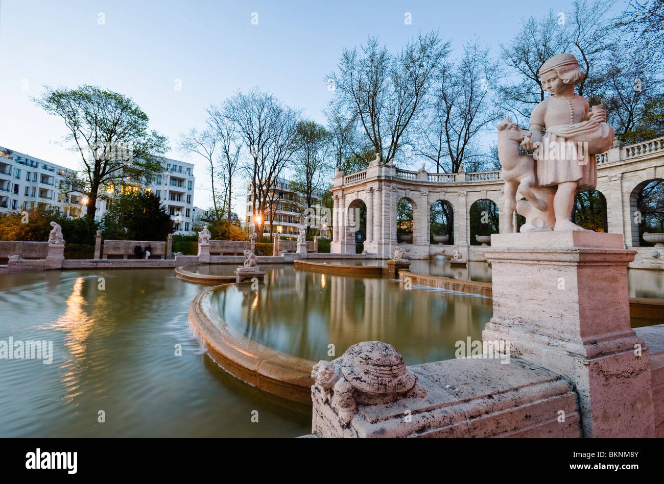 Fontana di favole Volkspark Friedrichshain di Berlino, Germania Foto Stock