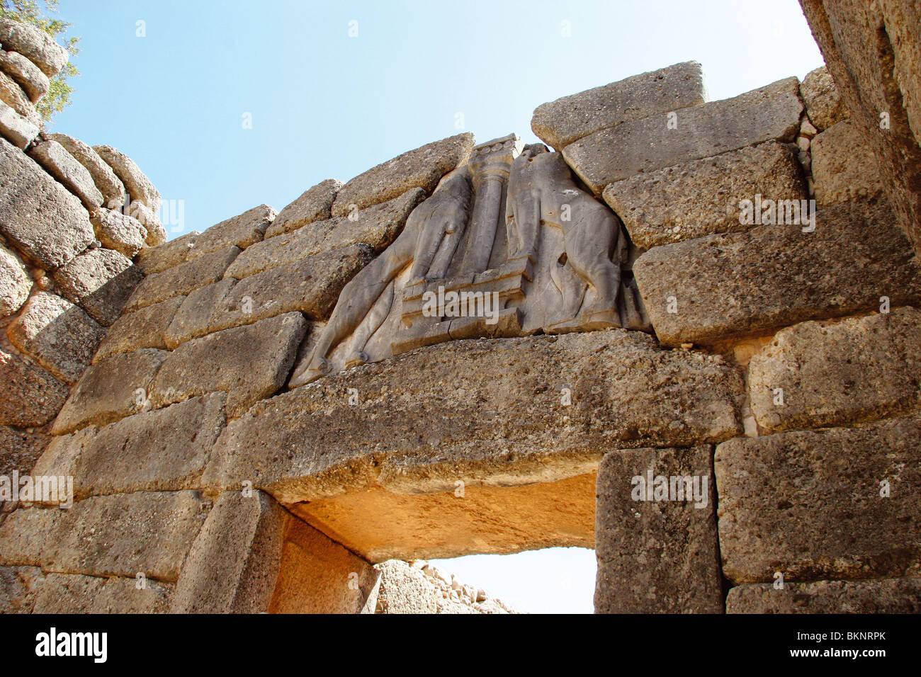 Arte micenea La Porta del Leone di Mycenes fortezza. Argos. Peloponneso. La Grecia. L'Europa. Foto Stock